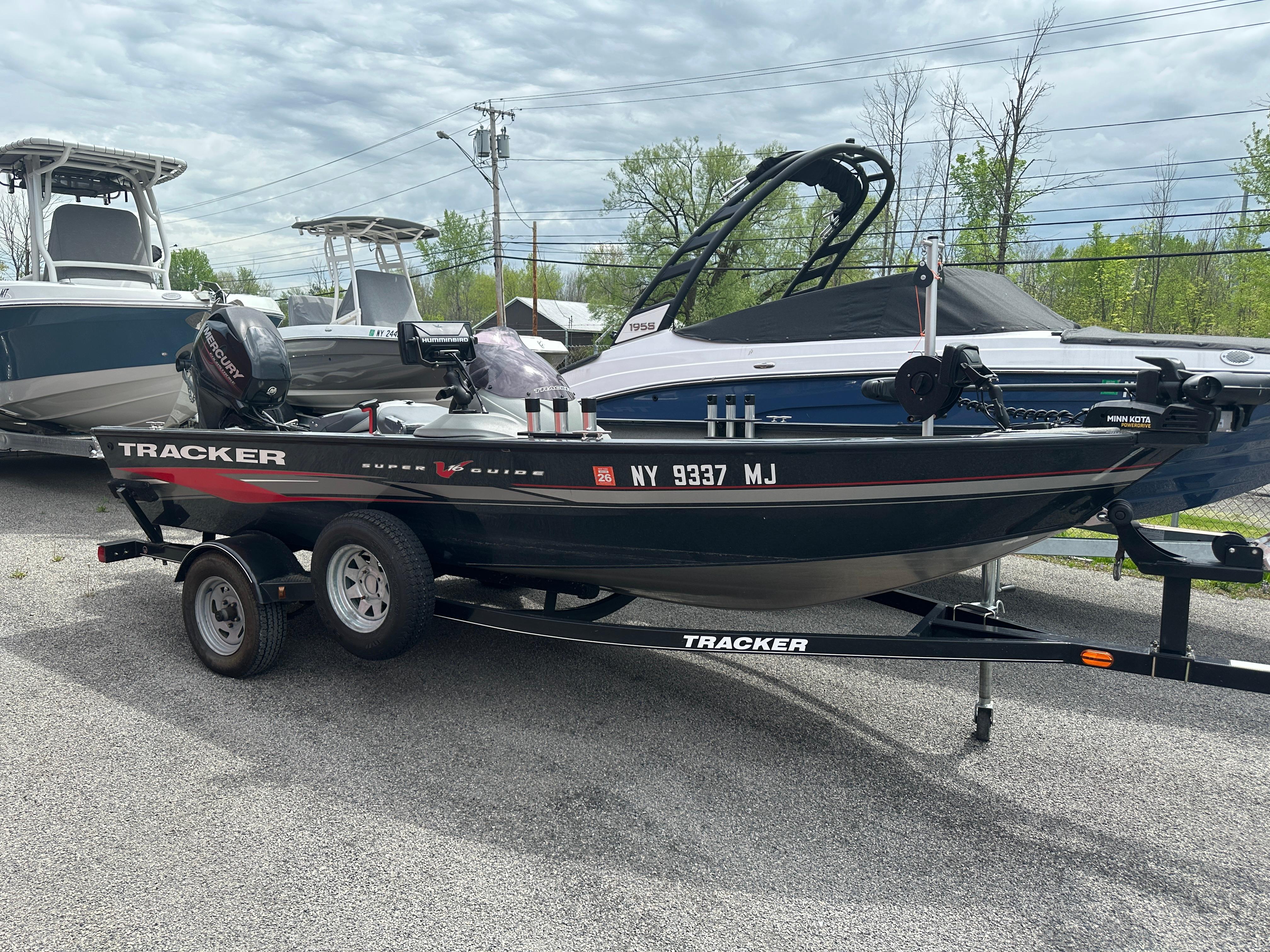 Tracker Super Guide V-16 SC