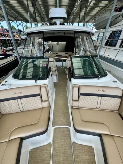  Yacht Photos Pics 2018 Sea Ray SLX 310 boat with tan leather seating and spacious deck.