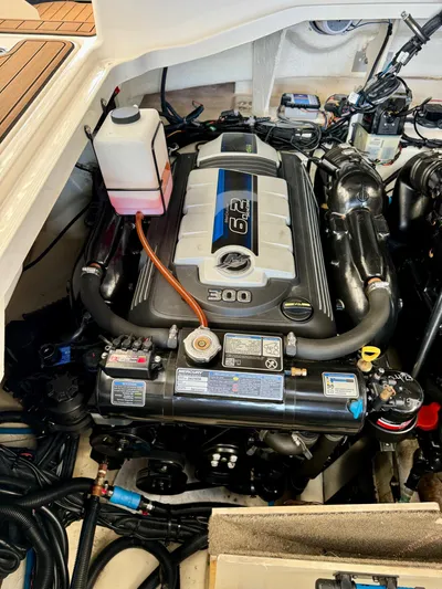 Yacht Photos Pics 2018 Sea Ray SLX 310 engine compartment with 6.2L 300 HP engine.