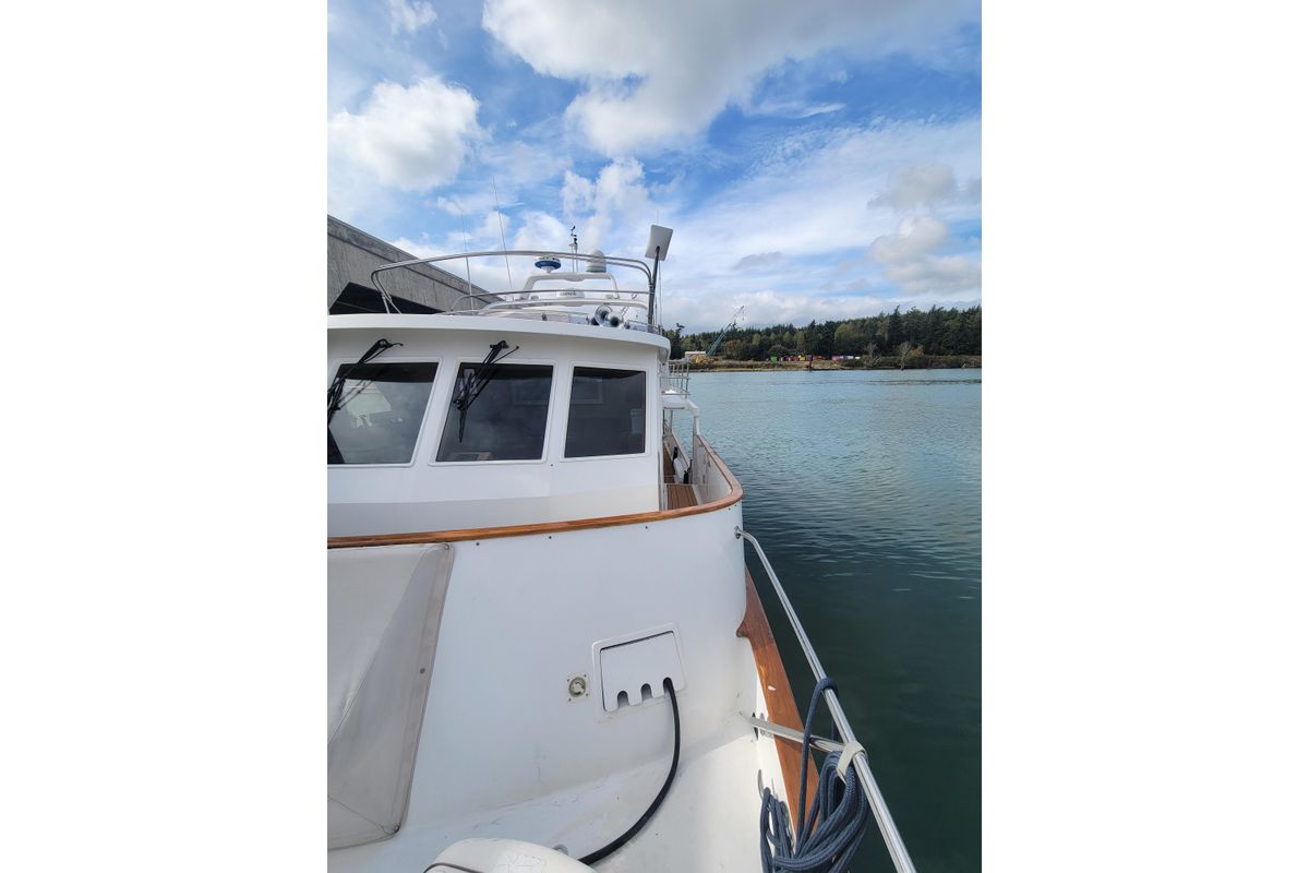 2001 Grand Alaskan 64 