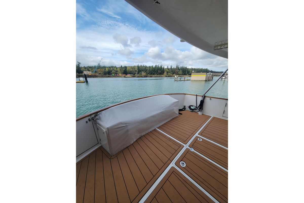 2001 Grand Alaskan 64 