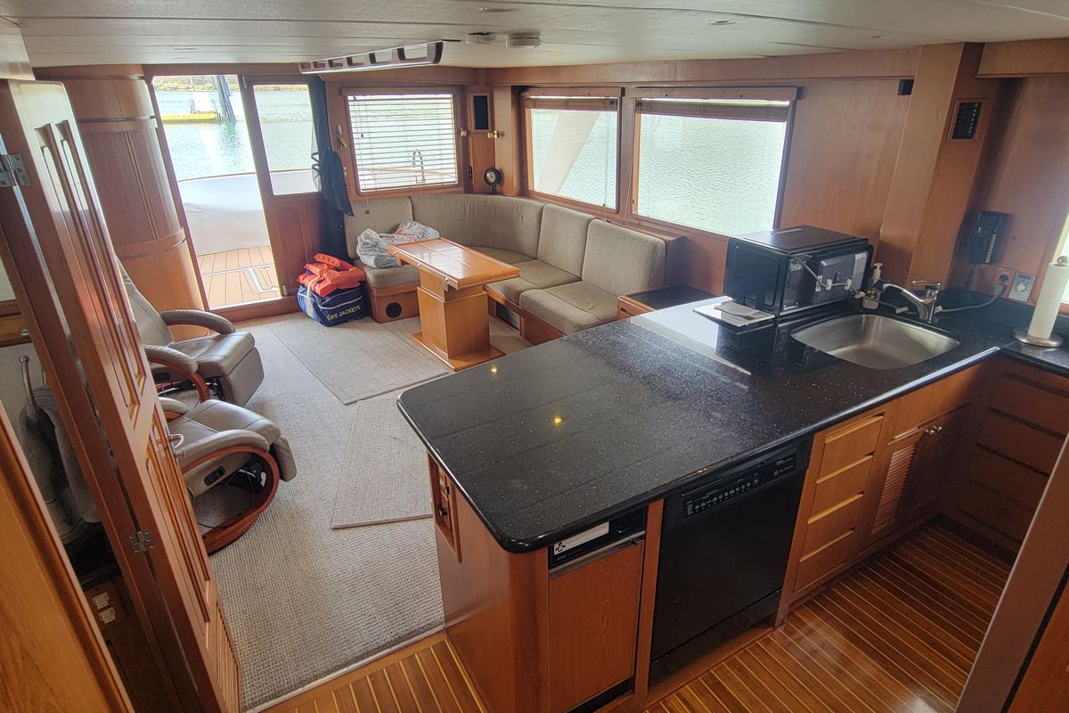 2001 Grand Alaskan 64 