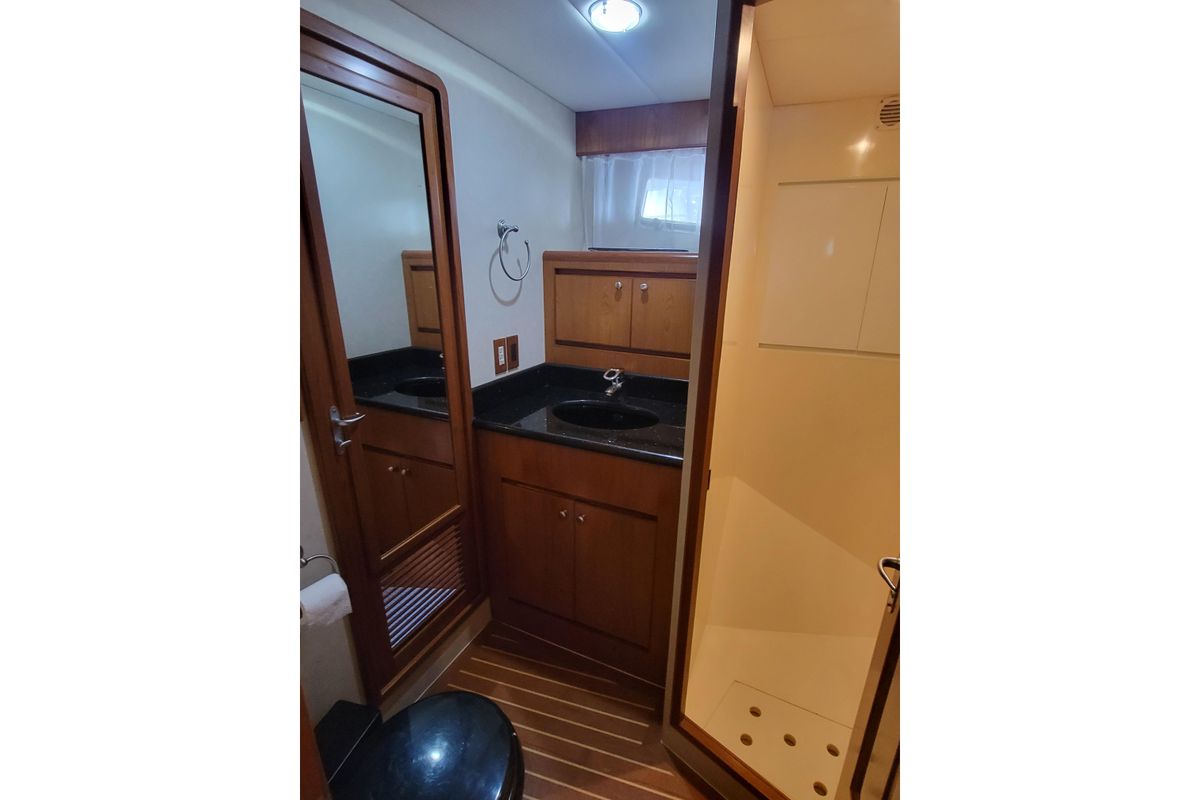 2001 Grand Alaskan 64 