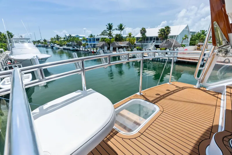 Diggin Donzi Yacht Photos Pics 