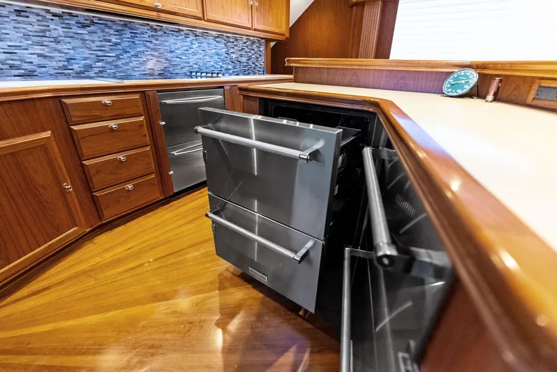 Diggin Donzi Yacht Photos Pics 