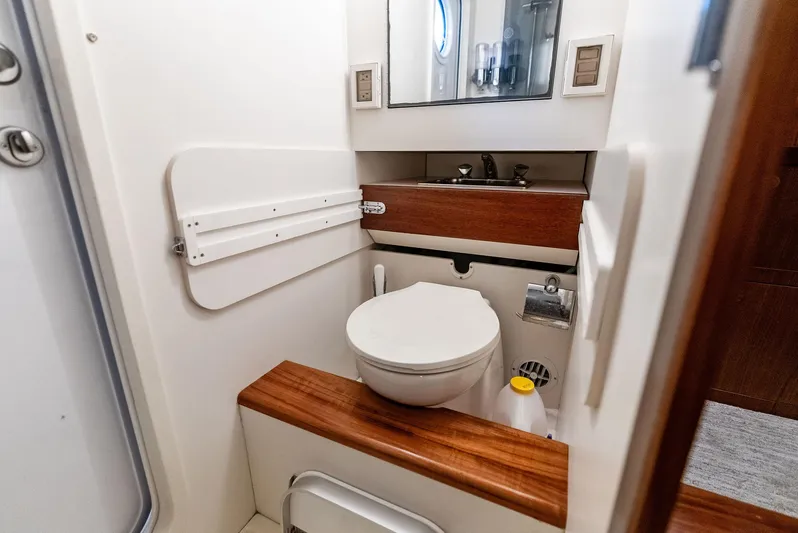 Diggin Donzi Yacht Photos Pics 