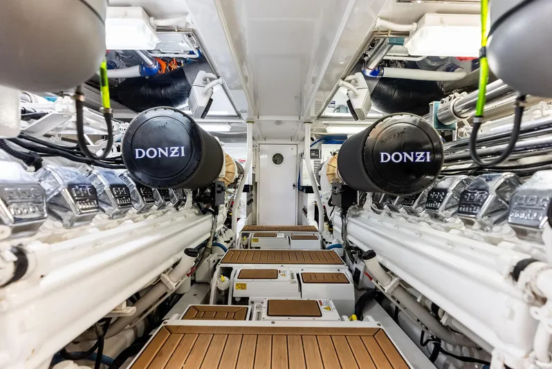 Diggin Donzi Yacht Photos Pics 