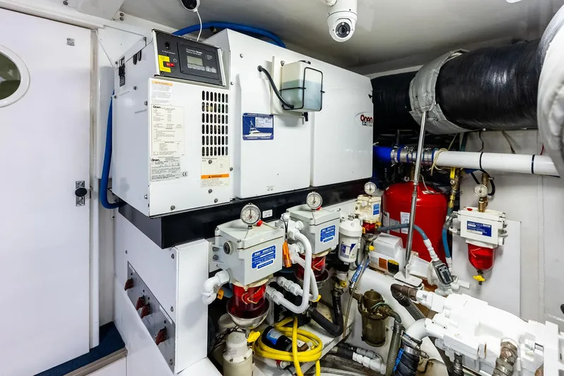 Diggin Donzi Yacht Photos Pics 