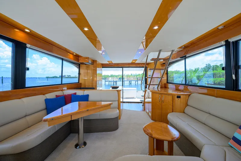 Jamcat@sea Yacht Photos Pics Maritimo 52 JAMCAT@SEA - Salon Staircase & Seating