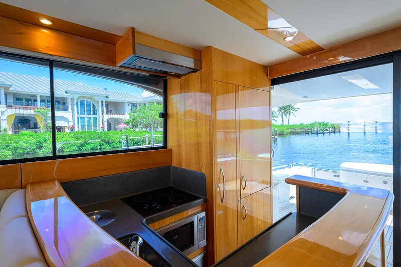 Jamcat@sea Yacht Photos Pics Maritimo 52 JAMCAT@SEA - Galley