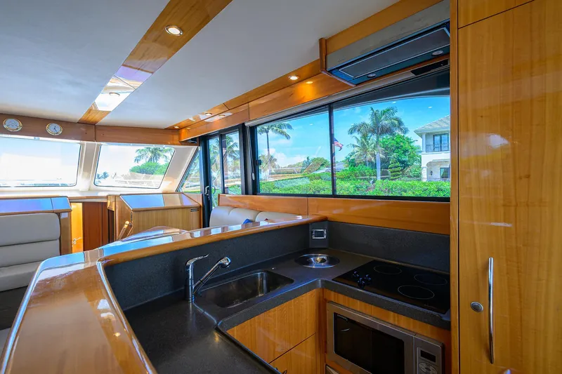 Jamcat@sea Yacht Photos Pics Maritimo 52 JAMCAT@SEA - Galley