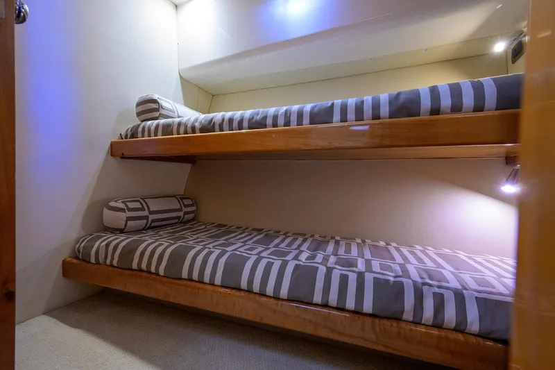 Jamcat@sea Yacht Photos Pics Maritimo 52 JAMCAT@SEA - Guest Bunk Stateroom