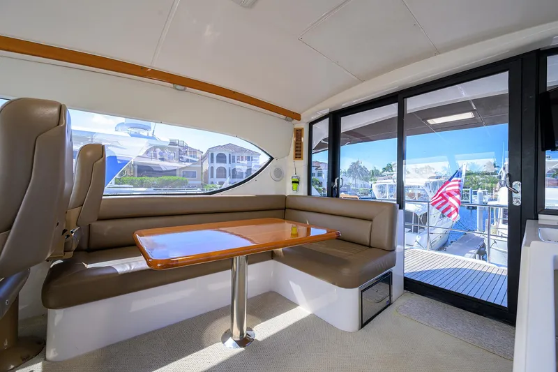 Jamcat@sea Yacht Photos Pics Maritimo 52 JAMCAT@SEA - Enclosed Flybridge