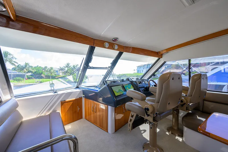 Jamcat@sea Yacht Photos Pics Maritimo 52 JAMCAT@SEA - Enclosed Flybridge Helm Station