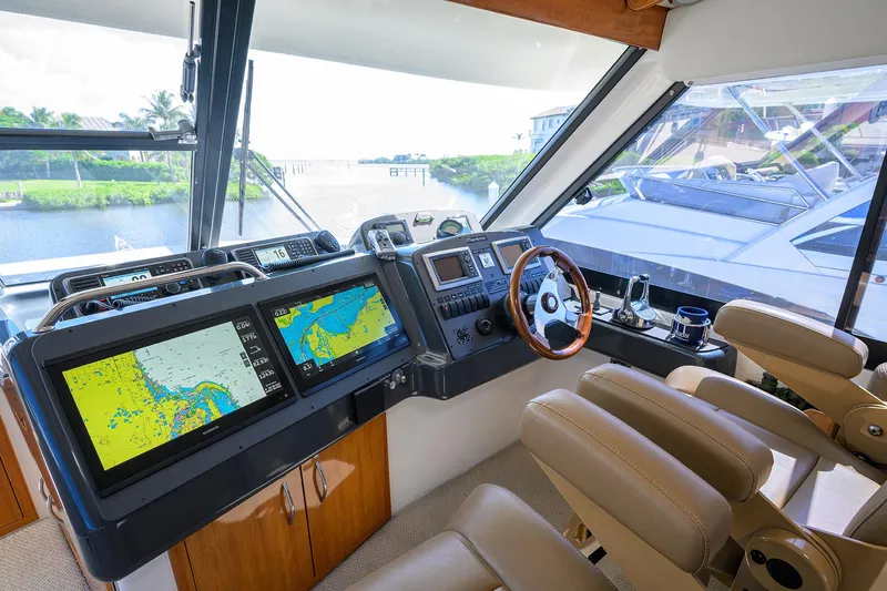 Jamcat@sea Yacht Photos Pics Maritimo 52 JAMCAT@SEA - Enclosed Flybridge Helm Station