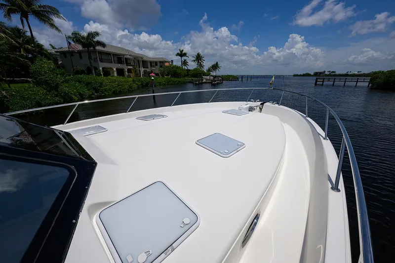 Jamcat@sea Yacht Photos Pics Maritimo 52 JAMCAT@SEA - Bow