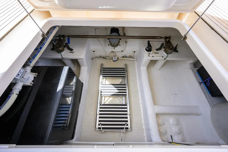 Jamcat@sea Yacht Photos Pics Maritimo 52 JAMCAT@SEA - Lazzarette