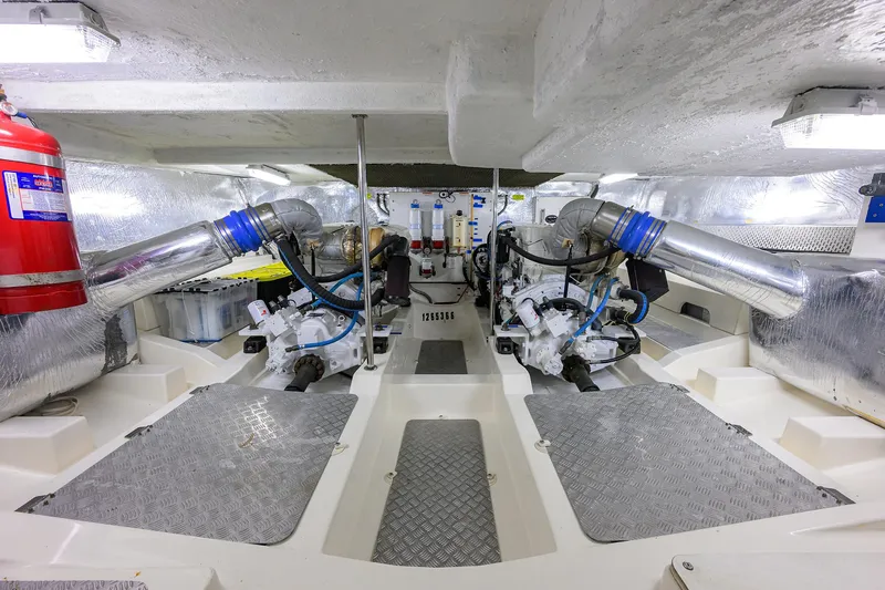 Jamcat@sea Yacht Photos Pics Maritimo 52 JAMCAT@SEA - Engine Room