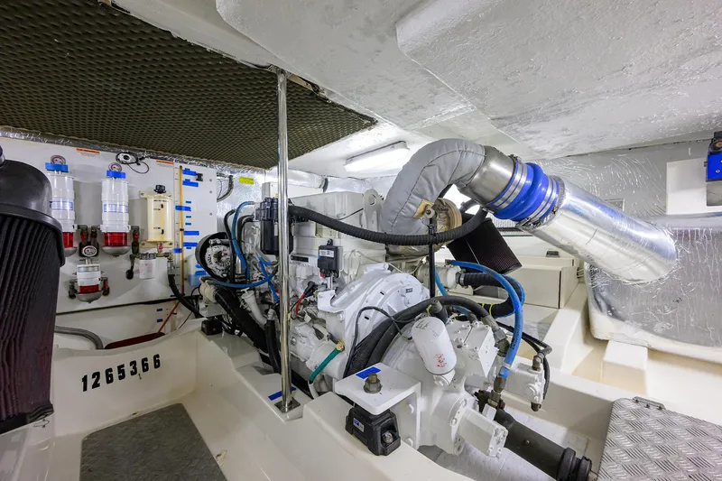 Jamcat@sea Yacht Photos Pics Maritimo 52 JAMCAT@SEA - Engine Room