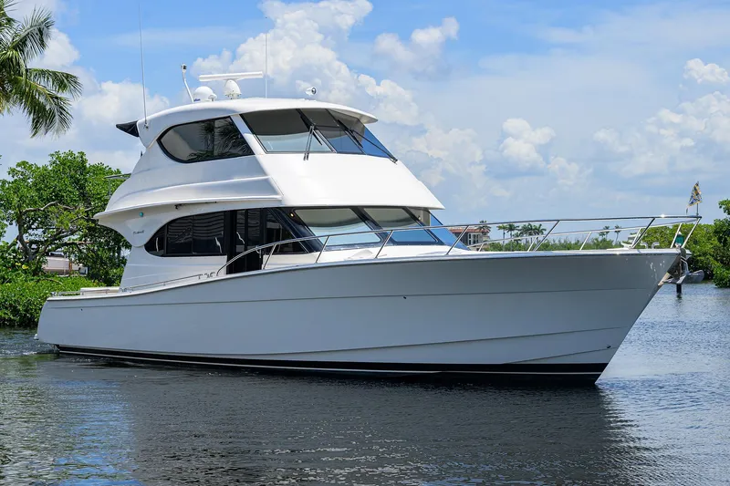 Jamcat@sea Yacht Photos Pics Maritimo 52 JAMCAT@SEA - Starboard Bow Profile