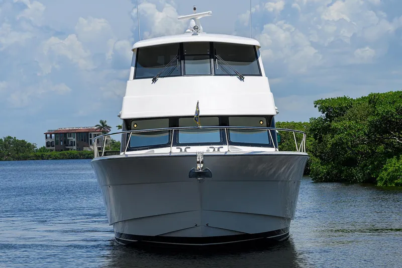 Jamcat@sea Yacht Photos Pics Maritimo 52 JAMCAT@SEA - Bow Profile