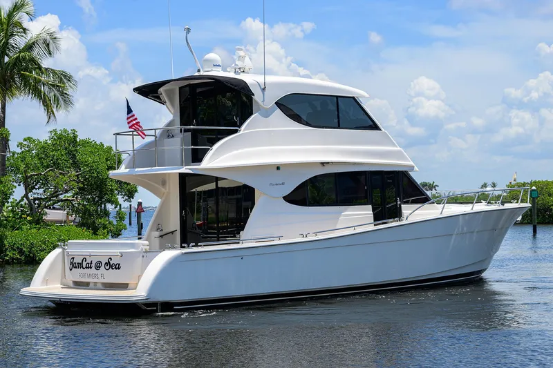 Jamcat@sea Yacht Photos Pics Maritimo 52 JAMCAT@SEA - Starboard Aft Profile