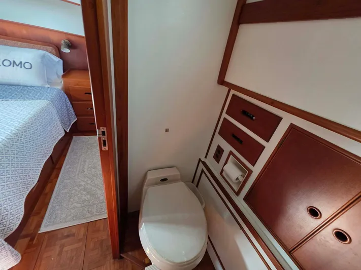 Kokomo Yacht Photos Pics Bathroom and bedroom interior of a 1993 Grand Banks 42 Classic yacht.