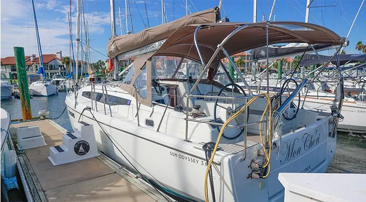 Mon Cheri Yacht Photos Pics 