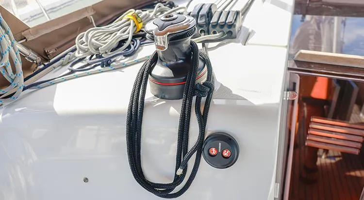 Mon Cheri Yacht Photos Pics 