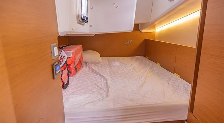 Mon Cheri Yacht Photos Pics 