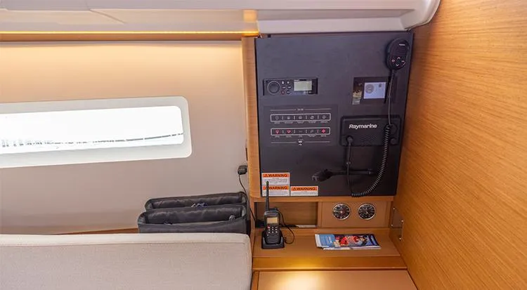 Mon Cheri Yacht Photos Pics 