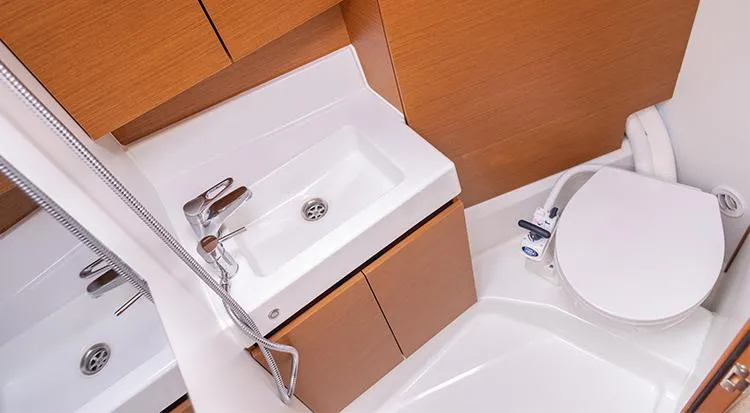 Mon Cheri Yacht Photos Pics 