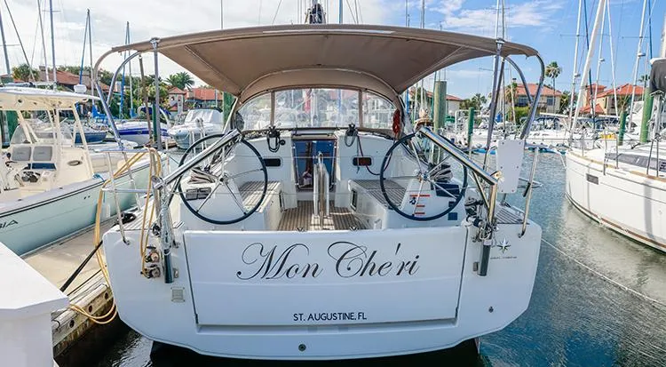 Mon Cheri Yacht Photos Pics 