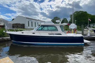 Back Cove 37 Hardtop Express
