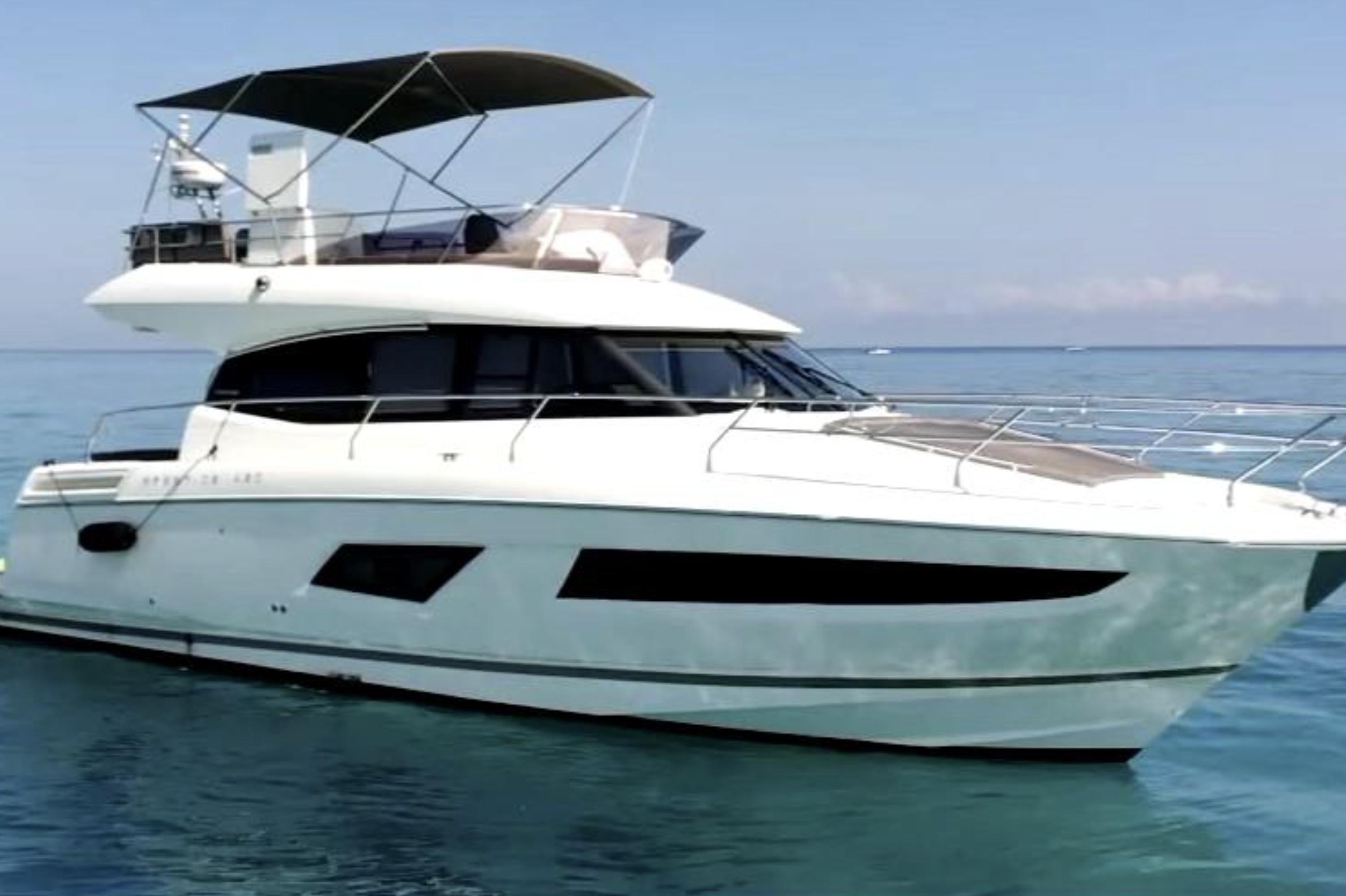 2016 Prestige 42 Fly Flybridge for sale - YachtWorld