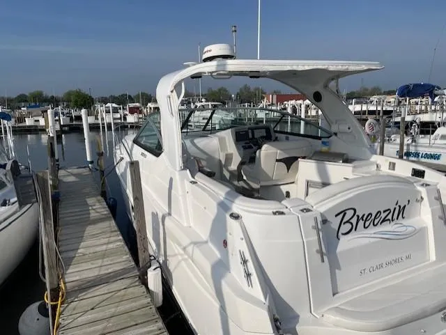 Breezin Yacht Photos Pics 