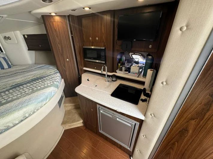 Breezin Yacht Photos Pics 