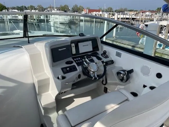 Breezin Yacht Photos Pics 