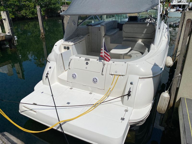 2007 Cruisers Yachts 370 Express