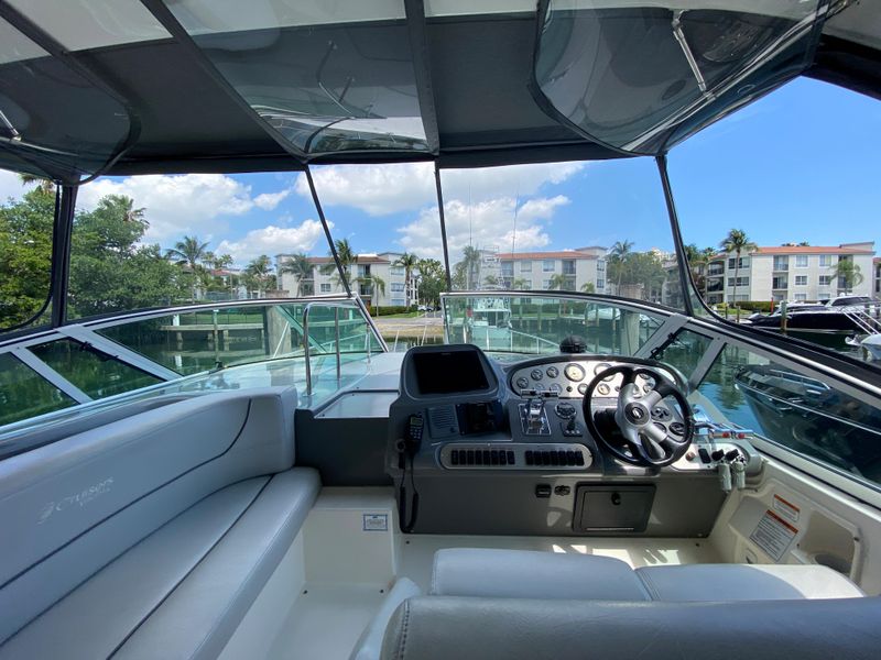 2007 Cruisers Yachts 370 Express