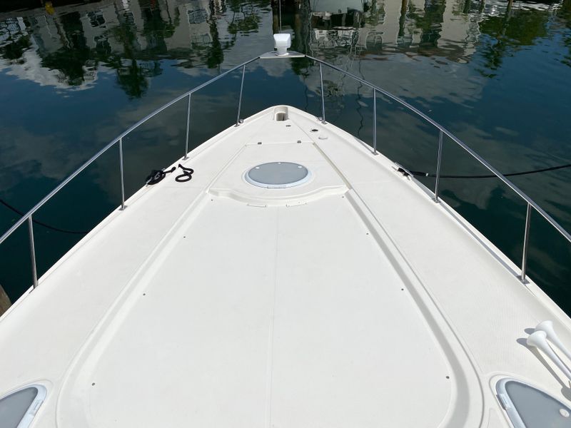 2007 Cruisers Yachts 370 Express