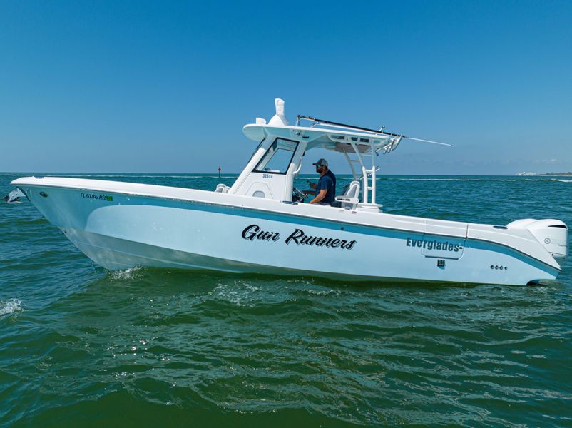 2017 Everglades 325