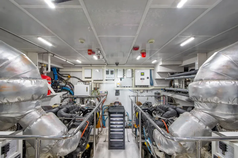 Seaseid Yacht Photos Pics Engine room of a 2016 Hargrave Flybridge Motor Yacht, featuring advanced machinery and equipment.