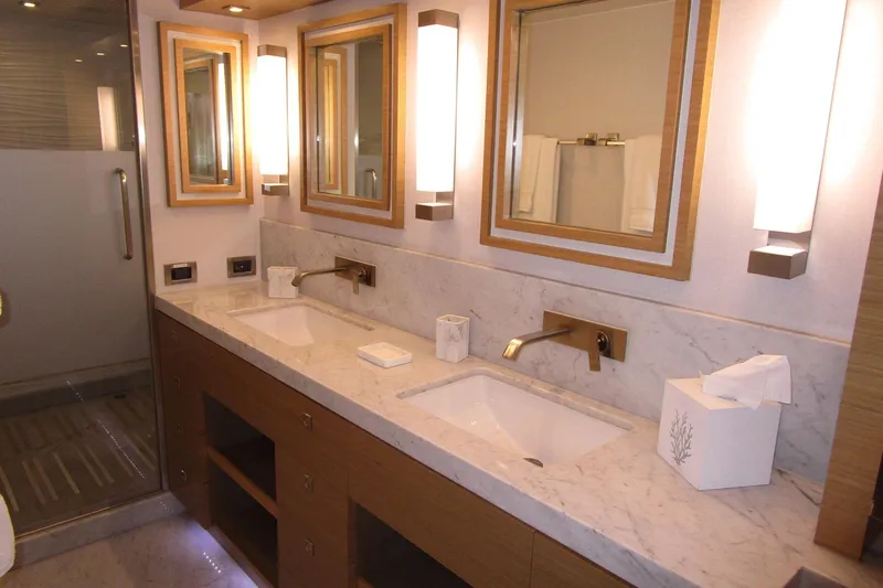 Seaseid Yacht Photos Pics Master head