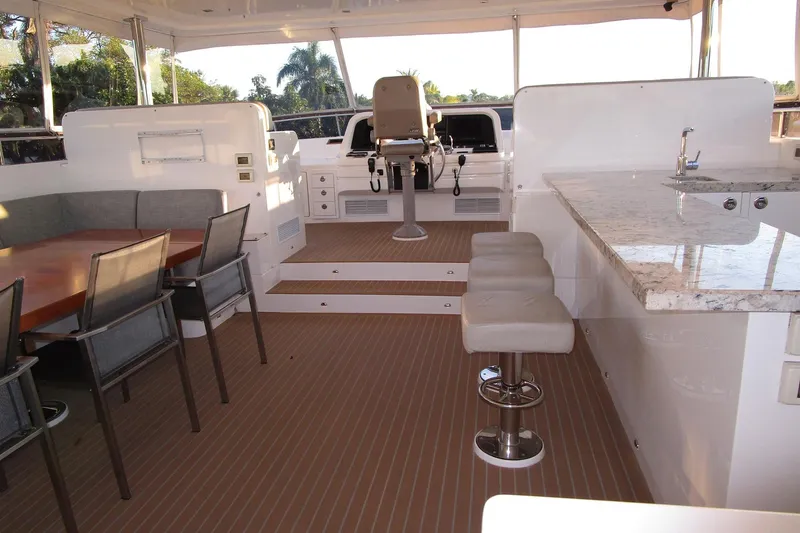 Seaseid Yacht Photos Pics Two-level flybridge deck