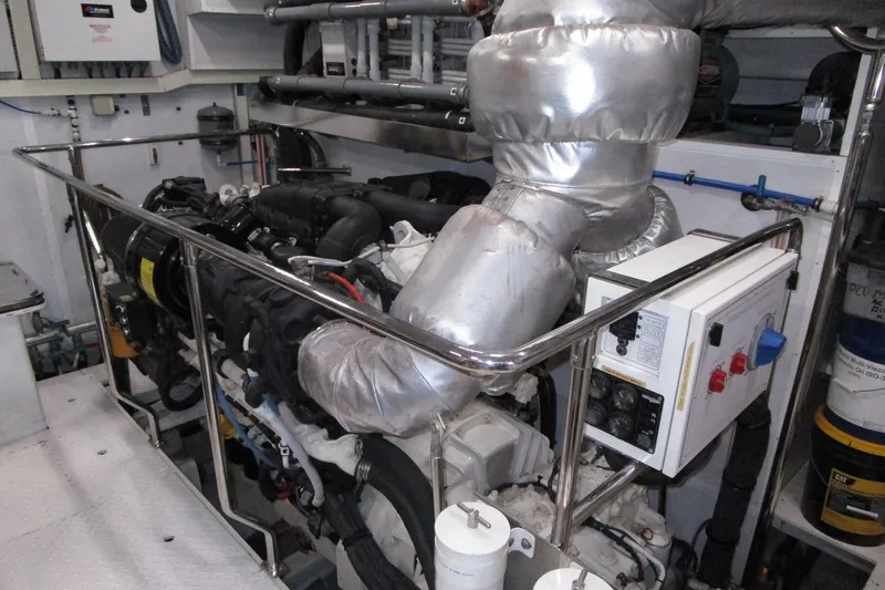 Seaseid Yacht Photos Pics Stbd engine