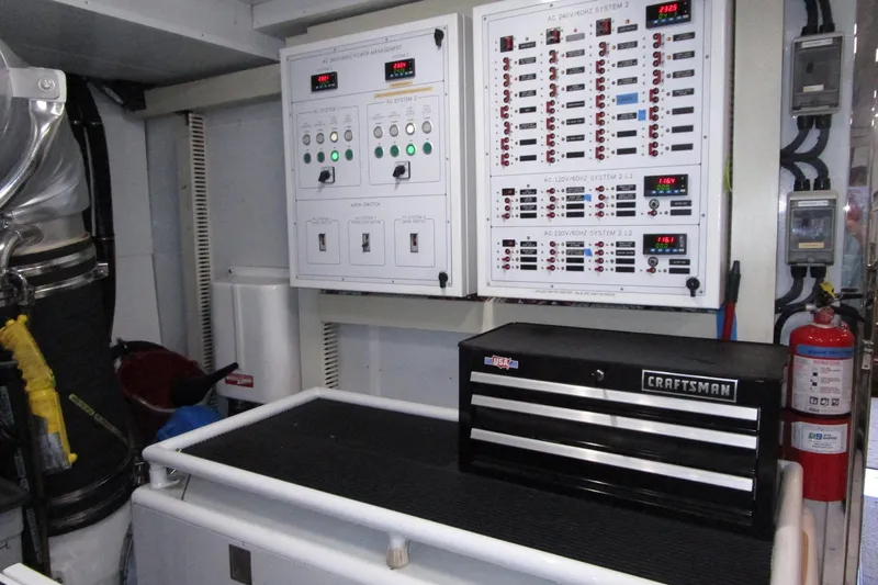 Seaseid Yacht Photos Pics Aft of stbd engine