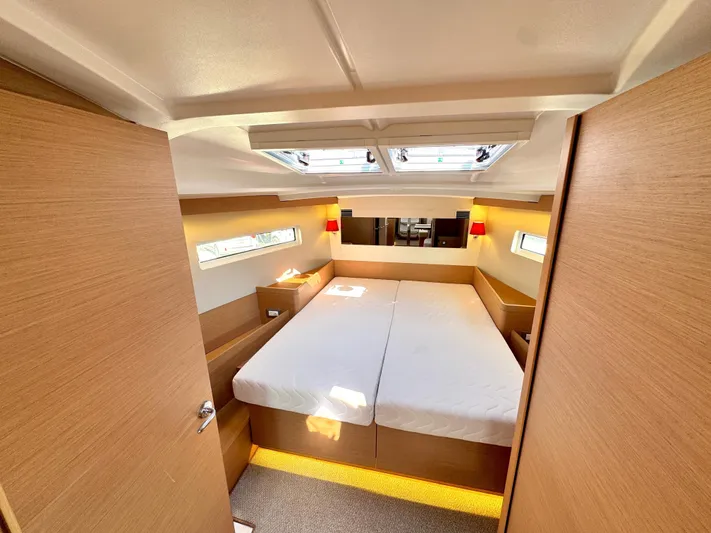 Leopolis Yacht Photos Pics Interior of Jeanneau Sun Odyssey 440 yacht, year 2019.