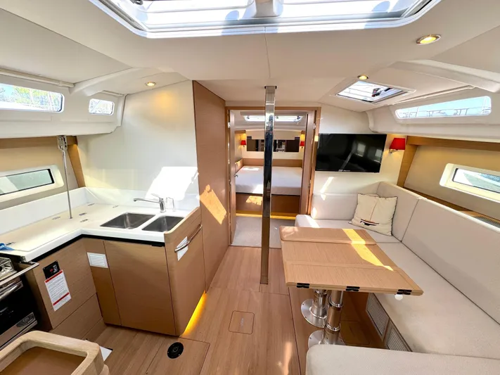 Leopolis Yacht Photos Pics Interior of Jeanneau Sun Odyssey 440 yacht, year 2019.