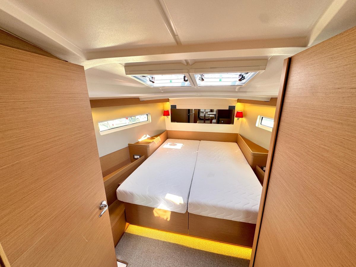 2019 Jeanneau 44 